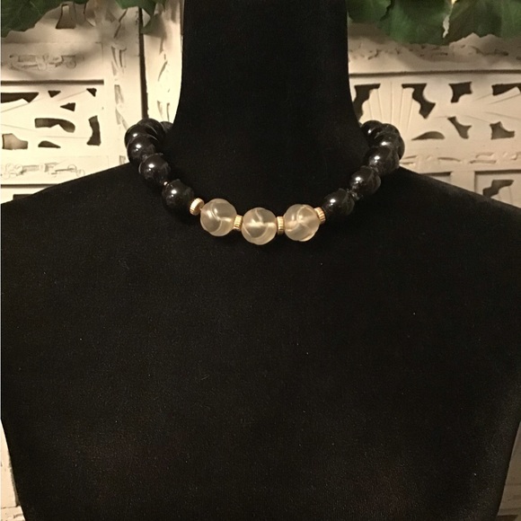 Jewelry - BOLD LARGE BLACK NECKLACE WITH SOLID BEADS & GLASS TYPE ACCENT BEADS